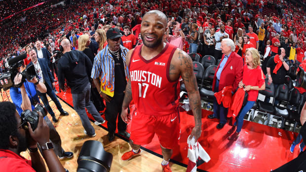 pj_tucker_rockets_warriors_.jpg